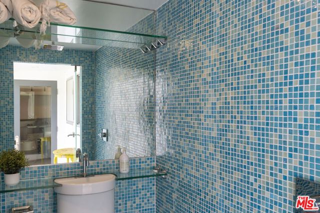 2500 Carman Crest Drive, Los Angeles CA: https://media.crmls.org/mediaz/f54237af-2622-4e32-b61c-96b56c9a950b.jpg
