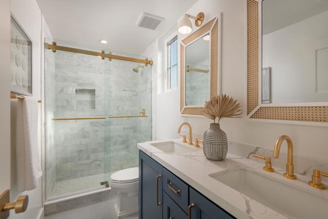 545 Orange Ave, Coronado CA: https://media.crmls.org/mediaz/f5426d39-a441-46d9-bf63-f6b26ef4f3c9.jpg