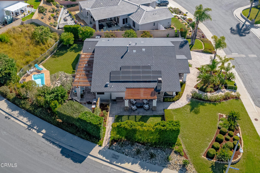 https://media.crmls.org/mediaz/f54277c8-f74f-4f26-901d-eaed882b16bf.jpg?preset=X-Large