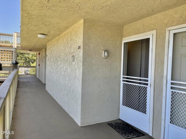 Detail Gallery Image 2 of 23 For 396 E Surfside Dr, Port Hueneme,  CA 93041 - 2 Beds | 2 Baths