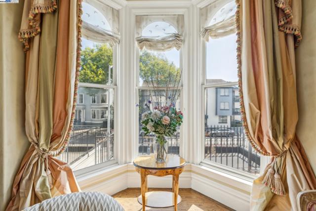 2070 Bush St, San Francisco CA: https://media.crmls.org/mediaz/f542dc1b-11bf-4079-ab30-2f8f1efcf082.jpg