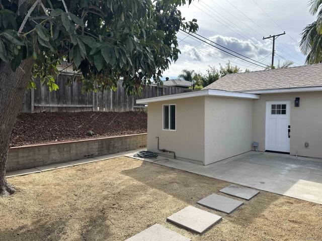 6877 Glenroy St, San Diego CA: https://media.crmls.org/mediaz/f54360ae-af98-4852-8387-41eb49c38ce1.jpg