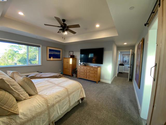 588 E Angela St, Pleasanton CA: https://media.crmls.org/mediaz/f543c1c9-7eed-4726-8e3f-cb57293a0d68.jpg