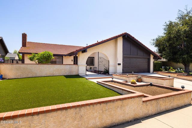 5888 E Marlies Avenue, Simi Valley CA: https://media.crmls.org/mediaz/f543d8d9-b081-4b36-b512-be79f6219004.jpg