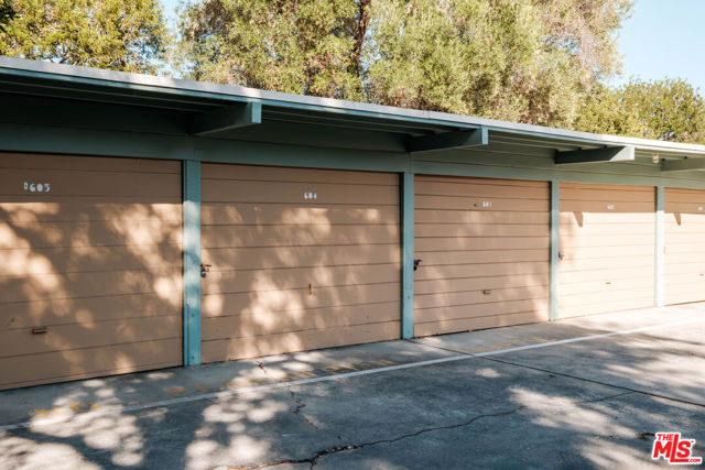 5273 Village, Los Angeles CA: https://media.crmls.org/mediaz/f54715dd-ed5e-43c0-b3a6-e9ea5a0ed99d.jpg