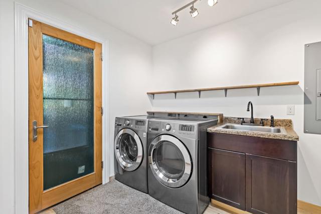 711 W California Way, Redwood City CA: https://media.crmls.org/mediaz/f547b09d-2366-431c-bb0a-68f5a5b34e15.jpg