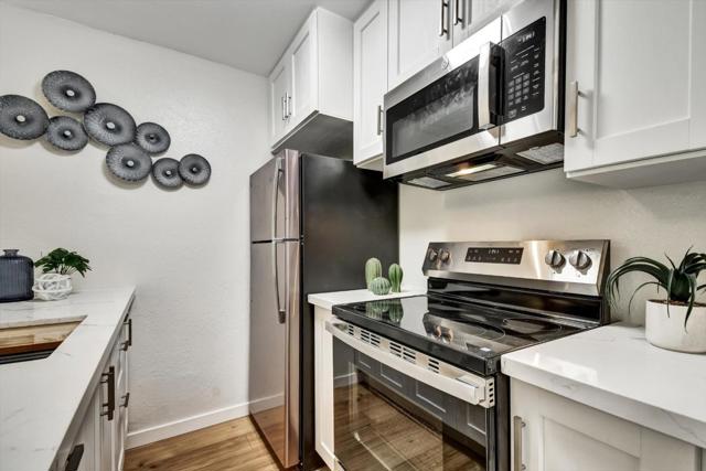 397 Imperial Way, Daly City CA: https://media.crmls.org/mediaz/f5480a58-b30e-4383-b455-e8dddd980acd.jpg