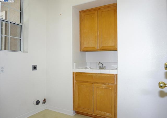 30278 Willowbrook Rd, Hayward CA: https://media.crmls.org/mediaz/f548c04d-0a90-4c0f-881f-4903d9348ad6.jpg