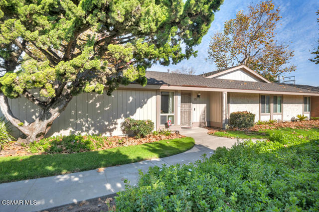 246 W Vineyard Avenue, Oxnard CA: https://media.crmls.org/mediaz/f5492a45-84ed-4046-868c-8271980f9d9b.jpg