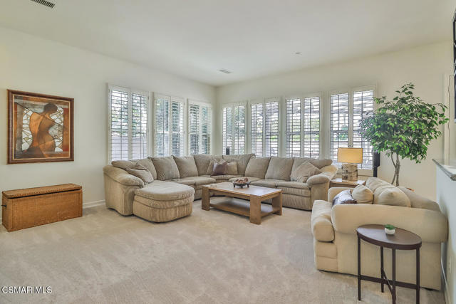 2589 Featherwood Street, Westlake Village CA: https://media.crmls.org/mediaz/f5497181-3ea5-43fc-bab4-610847a1c5c7.jpg