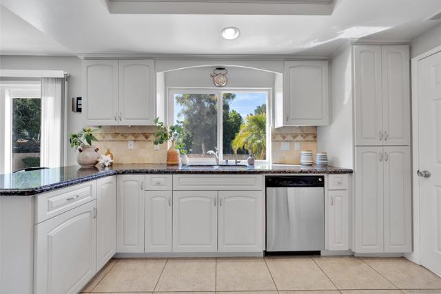 9959 Riverhead Dr, San Diego CA: https://media.crmls.org/mediaz/f54a6101-591c-4a06-b919-0b626cf87094.jpg