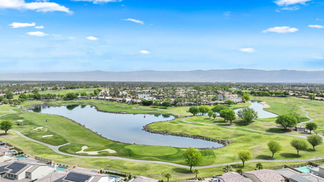 80208 Whisper Rock Way, La Quinta CA: https://media.crmls.org/mediaz/f54a6749-5cc1-4cf1-b457-d5023efaba59.jpg