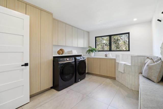 7117 Obelisco Cir, Carlsbad CA: https://media.crmls.org/mediaz/f54a7f81-c706-41a3-9817-15d0d671d049.jpg
