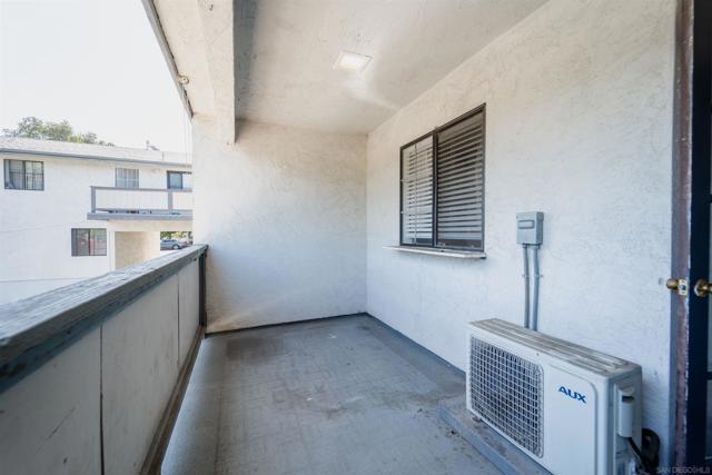 4847 Parks Ave, La Mesa CA: https://media.crmls.org/mediaz/f54c65bc-0b44-43fe-852b-932fc680eb9d.jpg