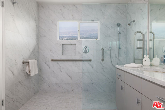 3268 Wrightwood Drive, Studio City CA: https://media.crmls.org/mediaz/f54cb35b-85a1-4ca6-8f52-6851ecebc52b.jpg