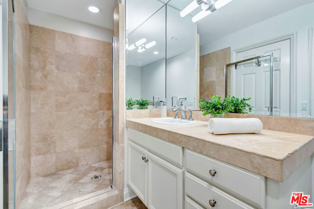 6412 Lunita Road, Malibu CA: https://media.crmls.org/mediaz/f54cba58-890f-4c02-a551-bdb808fb0767.jpg