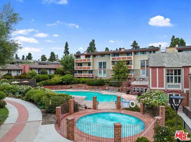 6505 GREEN VALLEY Circle, Culver City, California 90230, 2 Bedrooms Bedrooms, ,2 BathroomsBathrooms,Condominium,For Sale,GREEN VALLEY,24422901