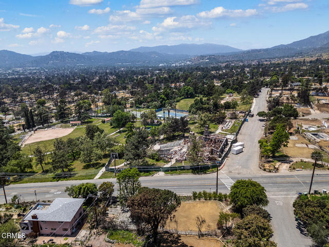 900 E Mount Curve Ave, Altadena CA: https://media.crmls.org/mediaz/f54d4da9-0459-4ed4-bb8d-a6389512af3e.jpg