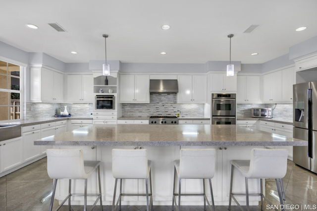 2832 Echo Ridge CT, Chula Vista CA: https://media.crmls.org/mediaz/f54d79e1-20eb-4de0-8fa9-4cc71482fedb.jpg