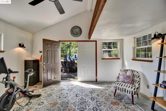 2944 Von Doolen Court, Pinole CA: https://media.crmls.org/mediaz/f54e3192-5094-455f-83c0-121c6e17b303.jpg