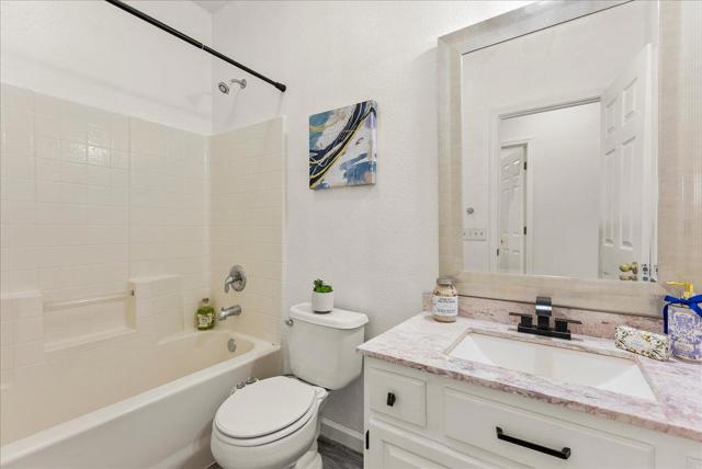 45 Diggins Drive, Folsom CA: https://media.crmls.org/mediaz/f54f68f0-034a-42de-aa18-7a64cd30bb21.jpg