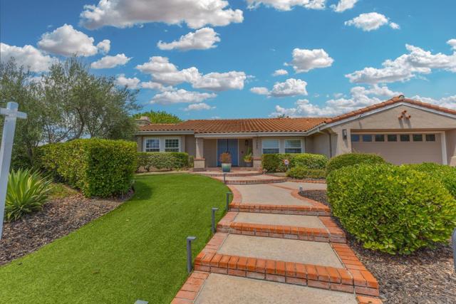 3445 Lomas Serenas Dr, Escondido CA: https://media.crmls.org/mediaz/f54f6d66-3c52-44af-903d-d3b7ab169ffd.jpg