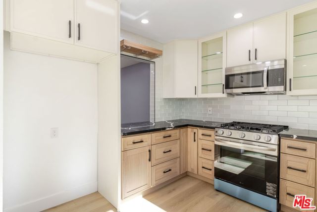 7550 Zombar Avenue, Van Nuys CA: https://media.crmls.org/mediaz/f5500a2e-380d-4c1d-9a22-c0305007ae1a.jpg