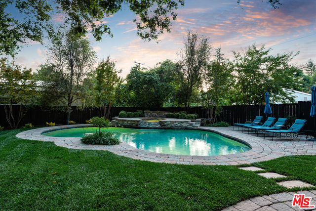 23040 Blue Bird Drive, Calabasas CA: https://media.crmls.org/mediaz/f55026da-ac45-4b58-befa-9a43870a082d.jpg