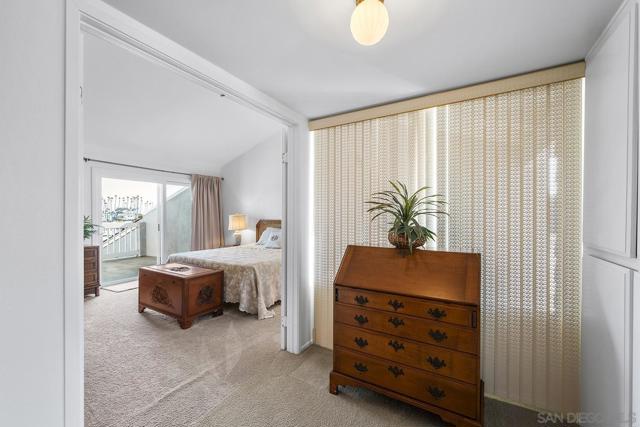 85 Catspaw Cpe, Coronado CA: https://media.crmls.org/mediaz/f5517c5b-db0d-4ff0-80f6-bd935009836f.jpg
