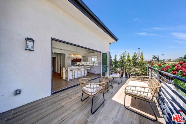 1902 Gates Avenue, Redondo Beach, California 90278, 3 Bedrooms Bedrooms, ,2 BathroomsBathrooms,Residential,Sold,Gates,25621447