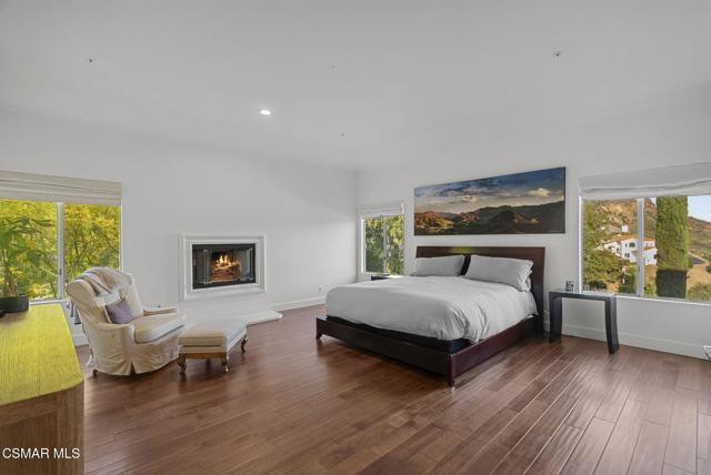 29845 Vista Del Arroyo, Agoura Hills CA: https://media.crmls.org/mediaz/f5520e76-65ff-4530-90ee-b53b270e9e7e.jpg