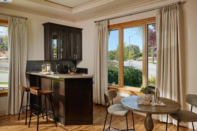 44506 Vista Grande Court, Fremont CA: https://media.crmls.org/mediaz/f55222dd-e2bf-46e4-81f0-9d77829c0e0c.jpg