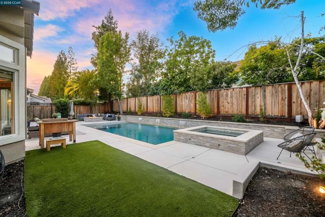 139 Shelterwood Ln, Danville CA: https://media.crmls.org/mediaz/f5524f4d-7418-4255-896f-cb714c3699f8.jpg