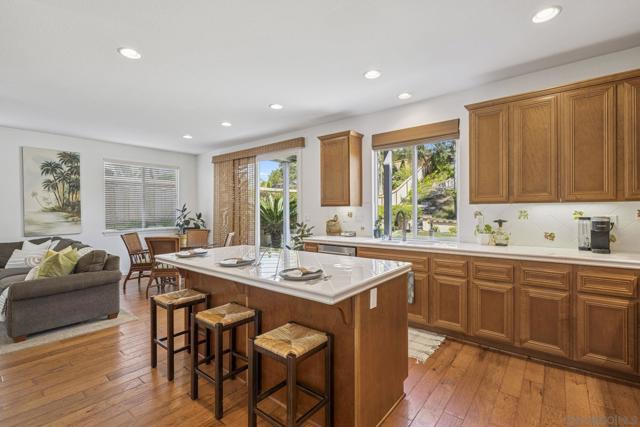 1266 Mariposa Rd, Carlsbad CA: https://media.crmls.org/mediaz/f552aada-020b-4641-b8b7-a8ce0564b197.jpg