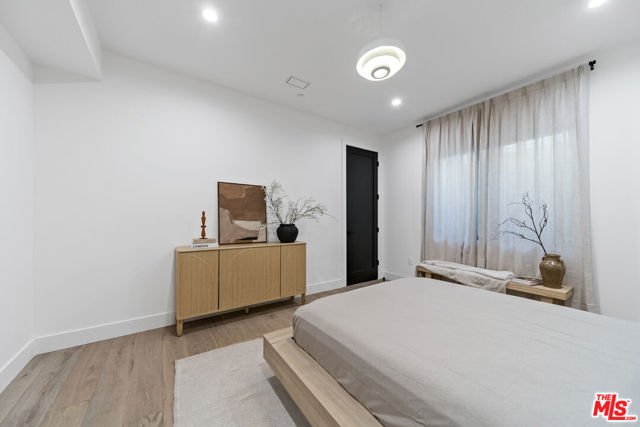 812 W Avenue 37, Los Angeles CA: https://media.crmls.org/mediaz/f55329bc-8555-4806-b699-2d7abd934611.jpg