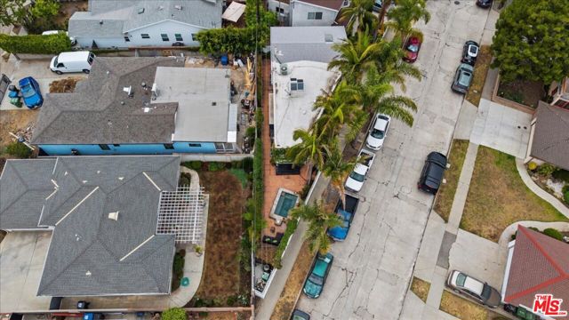 12440 Walsh Avenue, Los Angeles CA: https://media.crmls.org/mediaz/f5545d8c-5755-410a-a41a-399e58a29ba4.jpg