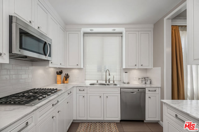 100 S Wetherly Drive, Los Angeles CA: https://media.crmls.org/mediaz/f554aea4-e311-432f-aaa3-7ef47326dd37.jpg