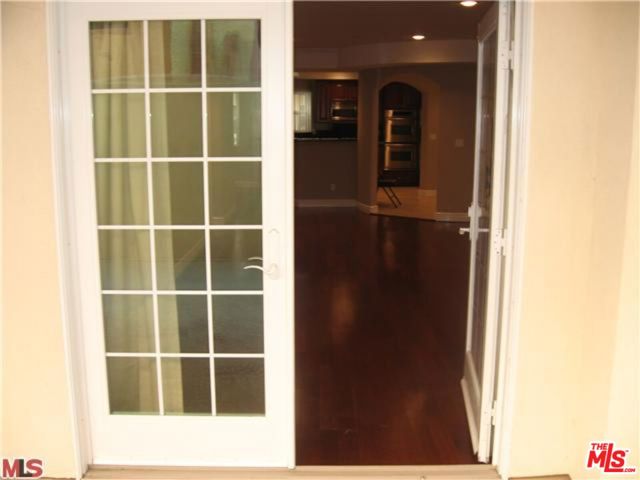 1135 S Rexford Drive, Los Angeles CA: https://media.crmls.org/mediaz/f5558740-eb05-4824-aa24-1752c9eca365.jpg