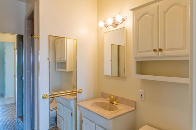 25625 Tierra Grande Drive, Carmel CA: https://media.crmls.org/mediaz/f555a86f-5db5-4a78-8bb4-80645dcdcd85.jpg