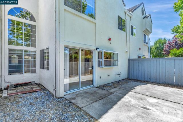 32 Shoal Dr, Vallejo CA: https://media.crmls.org/mediaz/f55614e5-2a5d-4330-a90e-c88e5e2775e1.jpg