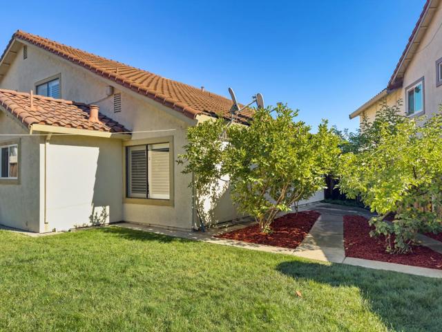 785 Aaron Park Drive, Milpitas CA: https://media.crmls.org/mediaz/f556fb7c-1386-4b9b-93fa-08d0b108a84d.jpg