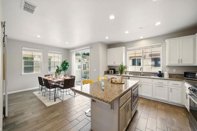 26540 Hayward Boulevard, Hayward CA: https://media.crmls.org/mediaz/f5576e10-8847-4272-a26b-67e405e08efe.jpg