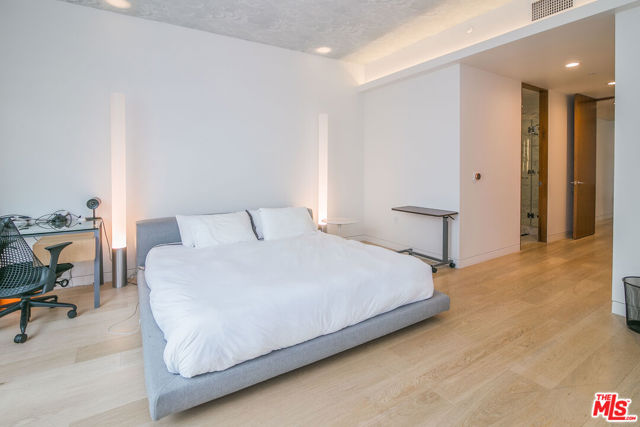 1 W Century Drive, Los Angeles CA: https://media.crmls.org/mediaz/f5578b08-70b0-4f74-98db-6ea728d66113.jpg