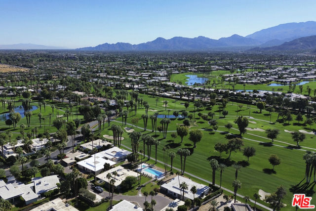6 Cody Court, Rancho Mirage CA: https://media.crmls.org/mediaz/f557deb5-7b61-40fe-8597-82832a1e47ca.jpg