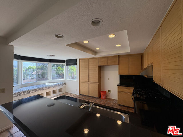 24715 Calle Largo, Calabasas CA: https://media.crmls.org/mediaz/f5586456-522c-4bdf-adcc-0bf2b698bcf9.jpg