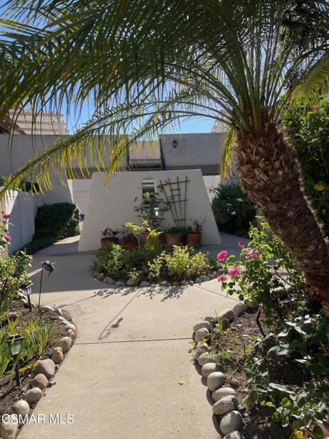 1223 Landsburn Circle, Westlake Village CA: https://media.crmls.org/mediaz/f55884b2-48a3-45d5-8055-bcbb1fedb508.jpg