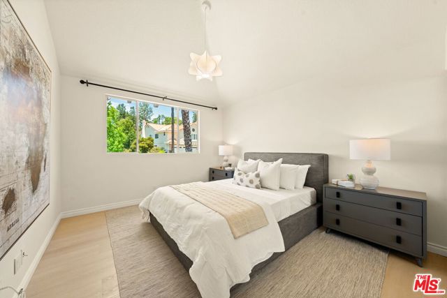 22248 Cairnloch Street, Calabasas CA: https://media.crmls.org/mediaz/f5588b60-58ad-413a-9d29-cefe0270f279.jpg