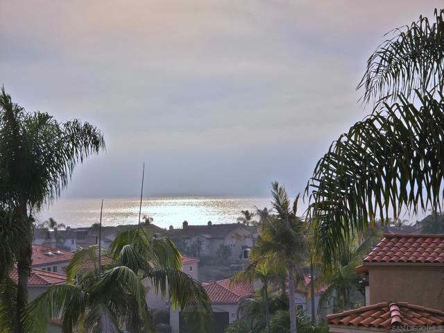 7521 Navigator Circle, Carlsbad CA: https://media.crmls.org/mediaz/f5588dcd-bdf0-4769-8401-a6cf32d55cde.jpg