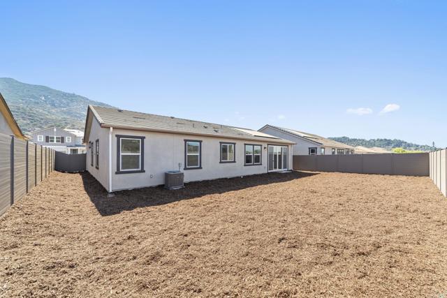 3501 Foxley Dr, Escondido CA: https://media.crmls.org/mediaz/f558fa4f-f465-4386-8245-28050d1c4641.jpg