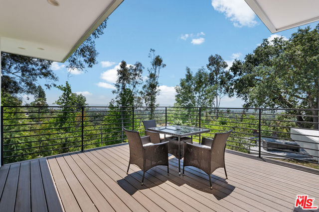 805 Norumbega Drive, Monrovia CA: https://media.crmls.org/mediaz/f5595eb8-30ad-457f-b7cd-32809151c893.jpg